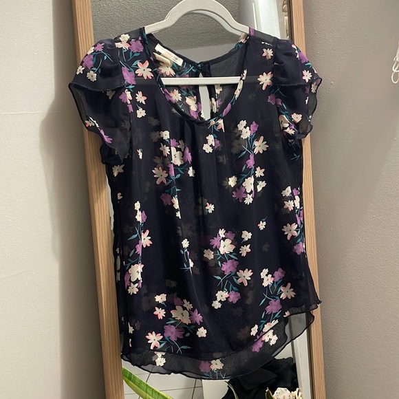 Floral top - Picture 1 of 1